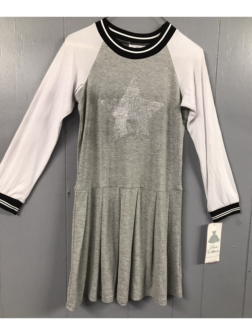 Rare Editions Dress. Gray with Silver Glitter Star. Long Sleeves. Size 14.   NWT